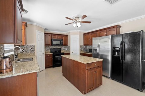 Villa ou maison à vendre à Deltona, Floride: 4 chambres, 236.71 m2 № 1914206 - photo 11