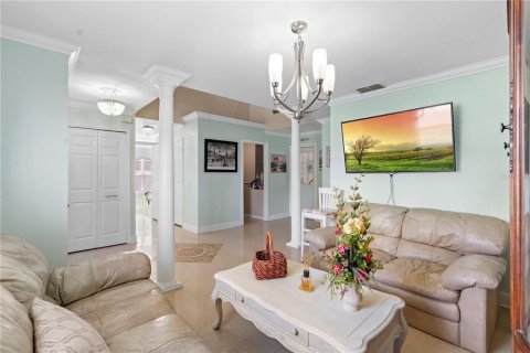Villa ou maison à vendre à Deltona, Floride: 4 chambres, 236.71 m2 № 1914206 - photo 8