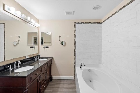 Villa ou maison à vendre à Deltona, Floride: 4 chambres, 236.71 m2 № 1914206 - photo 24