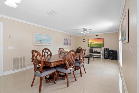 Villa ou maison à vendre à Deltona, Floride: 4 chambres, 236.71 m2 № 1914206 - photo 15