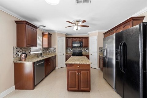 Villa ou maison à vendre à Deltona, Floride: 4 chambres, 236.71 m2 № 1914206 - photo 10
