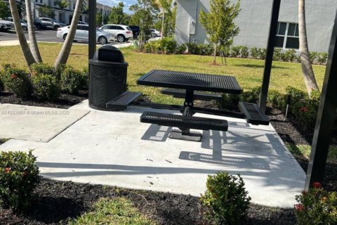 Adosado en venta en Florida City, Florida, 3 dormitorios, 133.13 m2 № 1932942 - foto 3