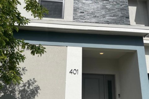 Adosado en venta en Florida City, Florida, 3 dormitorios, 133.13 m2 № 1932942 - foto 1