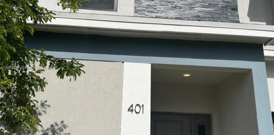 Touwnhouse à Florida City, Floride 3 chambres, 133.13 m2 № 1932942