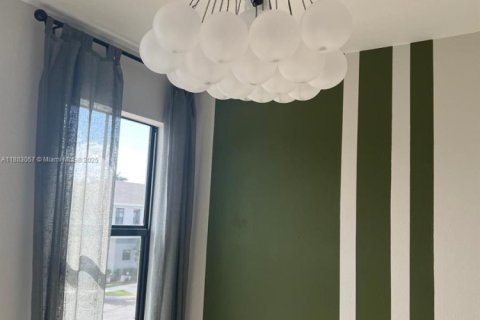 Adosado en venta en Florida City, Florida, 3 dormitorios, 133.13 m2 № 1932942 - foto 2