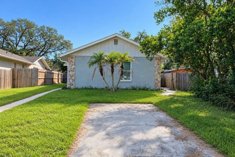 Casa en Tampa, Florida 4 dormitorios, 121.24 m2 № 2424200