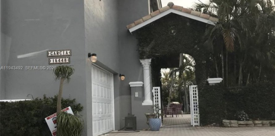 Casa en Miami, Florida 4 dormitorios, 193.24 m2 № 2000323