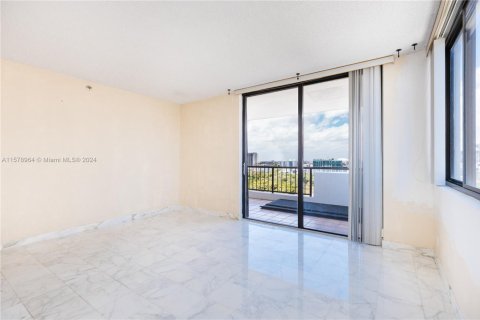 Condominio en venta en Miami, Florida, 1 dormitorio, 96.8 m2 № 1940314 - foto 26