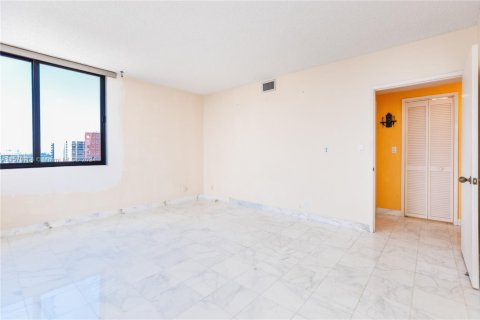 Condominio en venta en Miami, Florida, 1 dormitorio, 96.8 m2 № 1940314 - foto 23