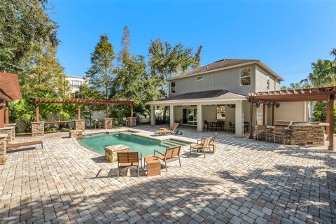 House in Tampa, Florida 4 bedrooms, 275.18 sq.m. № 1720696 - photo 20