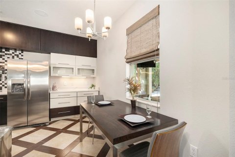 House in Tampa, Florida 4 bedrooms, 275.18 sq.m. № 1720696 - photo 13