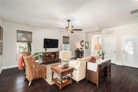 House in Tampa, Florida 4 bedrooms, 275.18 sq.m. № 1720696 - photo 12