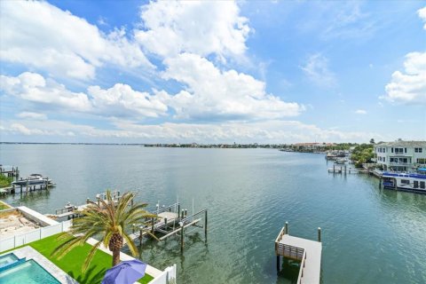 Casa en venta en Saint Pete Beach, Florida, 4 dormitorios, 381.27 m2 № 2103694 - foto 14