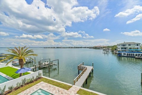 Casa en venta en Saint Pete Beach, Florida, 4 dormitorios, 381.27 m2 № 2103694 - foto 15