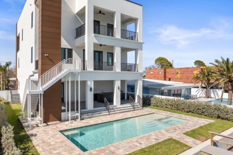Casa en venta en Saint Pete Beach, Florida, 4 dormitorios, 381.27 m2 № 2103694 - foto 3