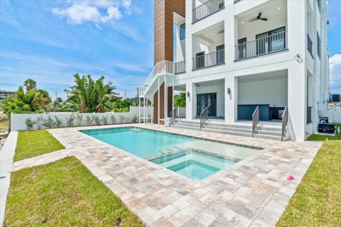 Casa en venta en Saint Pete Beach, Florida, 4 dormitorios, 381.27 m2 № 2103694 - foto 5