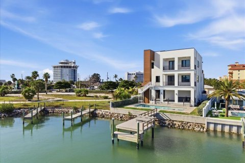 Casa en venta en Saint Pete Beach, Florida, 4 dormitorios, 381.27 m2 № 2103694 - foto 11