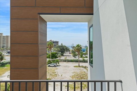 Casa en venta en Saint Pete Beach, Florida, 4 dormitorios, 381.27 m2 № 2103694 - foto 21