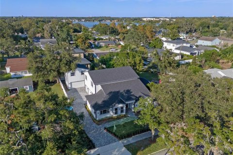 House in Orlando, Florida 7 bedrooms, 504.09 sq.m. № 1422525 - photo 27