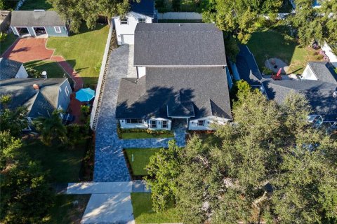 House in Orlando, Florida 7 bedrooms, 504.09 sq.m. № 1422525 - photo 10
