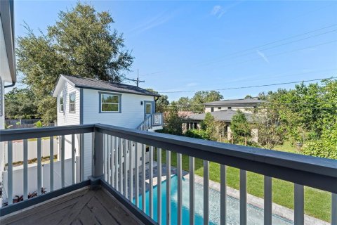 House in Orlando, Florida 7 bedrooms, 504.09 sq.m. № 1422525 - photo 16