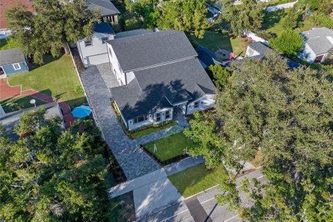 House in Orlando, Florida 7 bedrooms, 504.09 sq.m. № 1422525 - photo 13