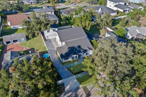 House in Orlando, Florida 7 bedrooms, 504.09 sq.m. № 1422525 - photo 8