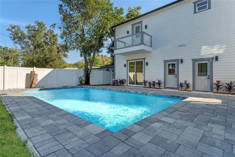 House in Orlando, Florida 7 bedrooms, 504.09 sq.m. № 1422525 - photo 22