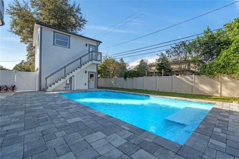 House in Orlando, Florida 7 bedrooms, 504.09 sq.m. № 1422525 - photo 20