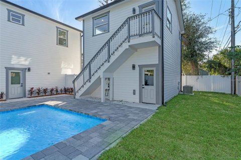 House in Orlando, Florida 7 bedrooms, 504.09 sq.m. № 1422525 - photo 21