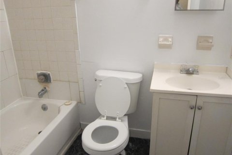 Apartamento en alquiler en Gainesville, Florida, 2 dormitorios, 85.01 m2 № 1879995 - foto 18