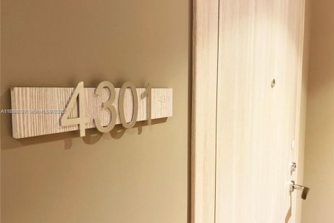 Copropriété à vendre à Miami, Floride: 2 chambres, 119.47 m2 № 2023591 - photo 18