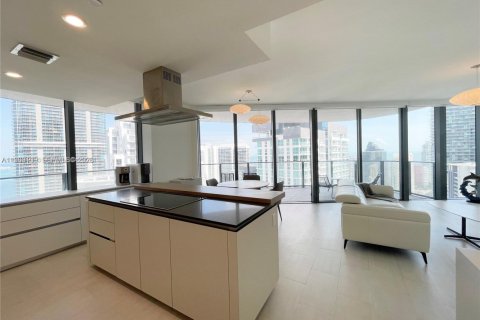Copropriété à vendre à Miami, Floride: 2 chambres, 119.47 m2 № 2023591 - photo 6