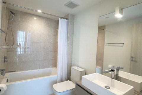 Copropriété à vendre à Miami, Floride: 2 chambres, 119.47 m2 № 2023591 - photo 15