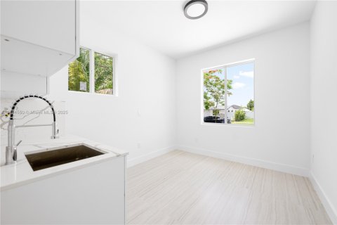 Villa ou maison à louer à Miami, Floride: 4 chambres, 248.05 m2 № 1839484 - photo 11