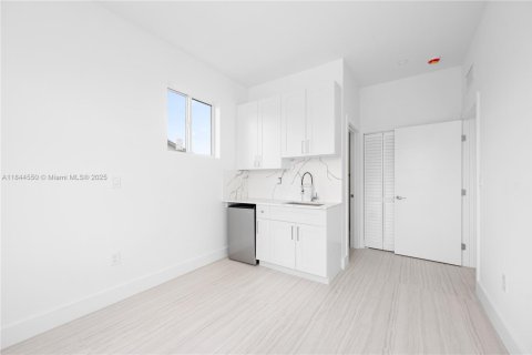 Villa ou maison à louer à Miami, Floride: 4 chambres, 248.05 m2 № 1839484 - photo 13