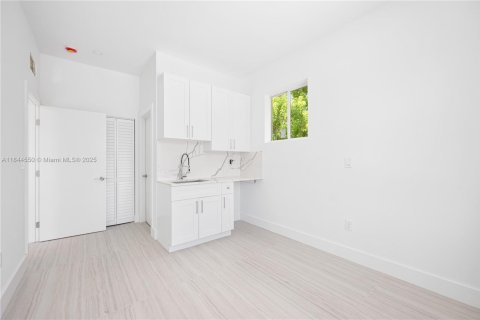 Villa ou maison à louer à Miami, Floride: 4 chambres, 248.05 m2 № 1839484 - photo 14