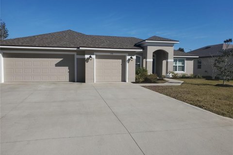 House in Palm Coast, Florida 3 bedrooms, 190.82 sq.m. № 1858247 - photo 1