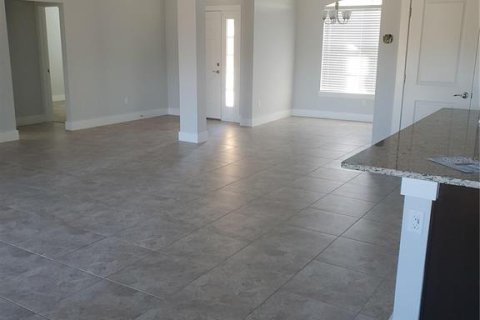 House in Palm Coast, Florida 3 bedrooms, 190.82 sq.m. № 1858247 - photo 3