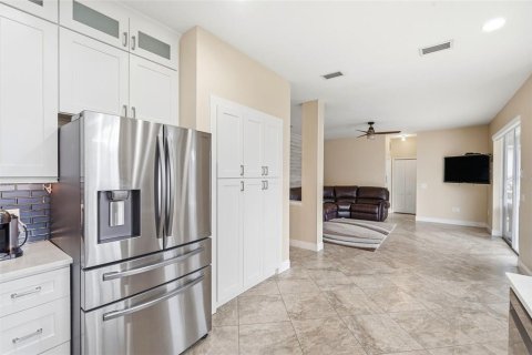 House in Trinity, Florida 4 bedrooms, 231.51 sq.m. № 2151664 - photo 15