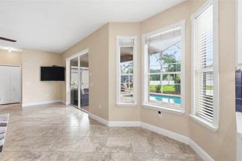 House in Trinity, Florida 4 bedrooms, 231.51 sq.m. № 2151664 - photo 16