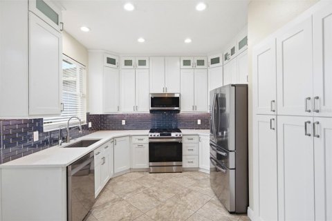 House in Trinity, Florida 4 bedrooms, 231.51 sq.m. № 2151664 - photo 12