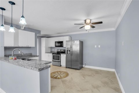 Copropriété à louer à Oakland Park, Floride: 2 chambres, 120.77 m2 № 1891126 - photo 4