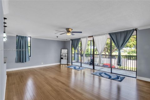 Copropriété à louer à Oakland Park, Floride: 2 chambres, 120.77 m2 № 1891126 - photo 1