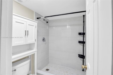 Copropriété à louer à Oakland Park, Floride: 2 chambres, 120.77 m2 № 1891126 - photo 13