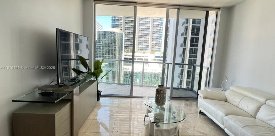 Кондоминиум с 1 спальней в Майами, Флорида № 1966063