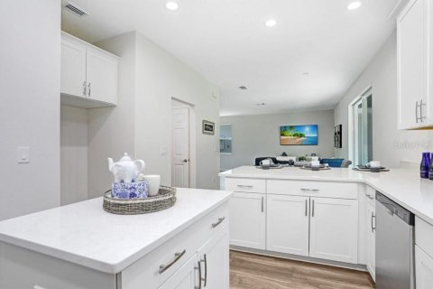 Villa ou maison à vendre à Seffner, Floride: 4 chambres, 199.83 m2 № 907186 - photo 12