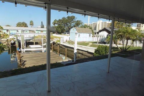 House in Hudson, Florida 2 bedrooms, 205.59 sq.m. № 2410523 - photo 13