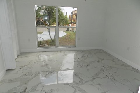 House in Hudson, Florida 2 bedrooms, 205.59 sq.m. № 2410523 - photo 9