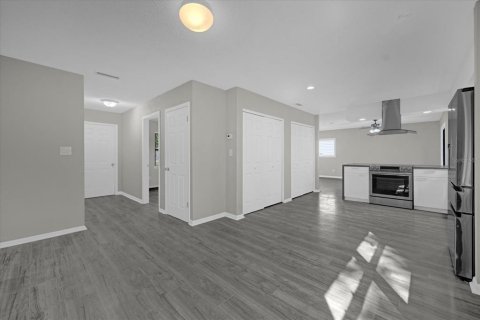 House in Orlando, Florida 4 bedrooms, 176.14 sq.m. № 1509978 - photo 15